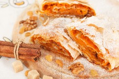 KO MOŽE DA JOJ ODOLI? Dobro poznata pita od BUNDEVE po bakinom receptu