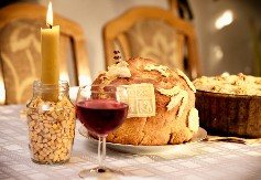 VREME JE SLAVA Slavimo Arhangela Mihaila,  žito se nosi za pretke, a kolač za budućnost potomaka