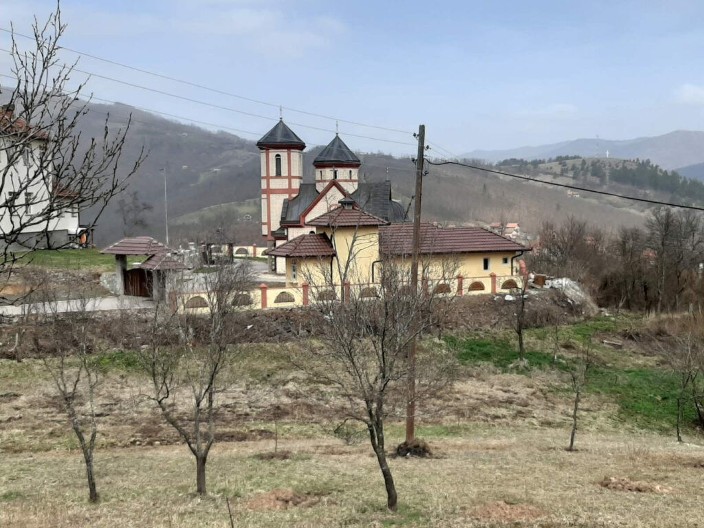 MOKRONOZI Čardak ni na nebu ni na zemlji, velike su muke žitelja ovog sela (FOTO)