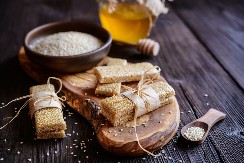 OBOŽAVAĆETE IH Dve posne poslastice sa medom, gotove za deset minuta