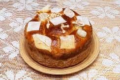 Niko ne zna kako se pravilno čestita slava, svi prave istu grešku: Ovako pozdravite domaćina po starim srpskim običajima