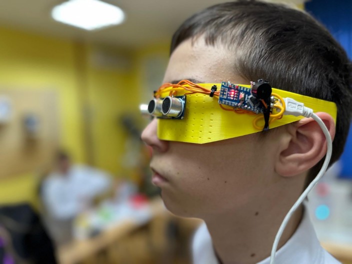 NAOČARI ZA SLEPE I SLABOVIDE Fantastičan izum srpske dece počinje sa primenom u Čačku (FOTO)