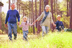 U OVOME BAKE I DEKE ČESTO GREŠE Njihova pomoć u čuvanju unuka je značajna, ali na jednu stvar treba da obrate pažnju