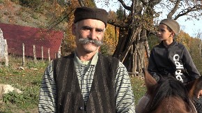 ZEMLJA SKUPA A ON JE DAJE ZA DŽABA Vid sa Golije poklanja 10 ari svog imanja, ovaj pošteni domaćin ima samo jedan uslov (FOTO)