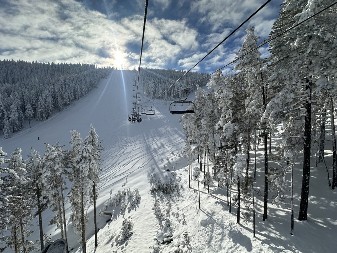 OVE SRPSKE PLANINE VEĆ PUNE SKIJAŠA Staze utabane, a žičare rade kao švajcarski sat (FOTO)