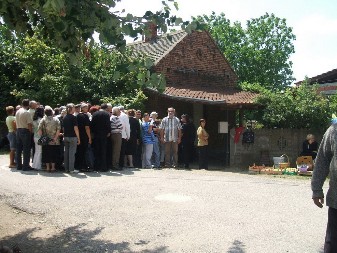 HILJADE SU STAJALE U NAJDANOVIM KRUGOVIMA: Kako je za jednu smokvu u Maloj Krsni čuo CEO SVET