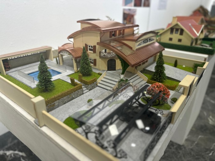Od desete godine Miša ima neobičan hobi: Maketar iz Čačka do sada uradio ih na desetine, a oko 30 najboljih mogu se videti na njegovoj samostalnoj izložbi (FOTO)