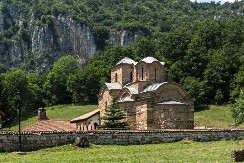 Sakriven među stenama Jerme: manastir Poganovo i njegove čuvene legende