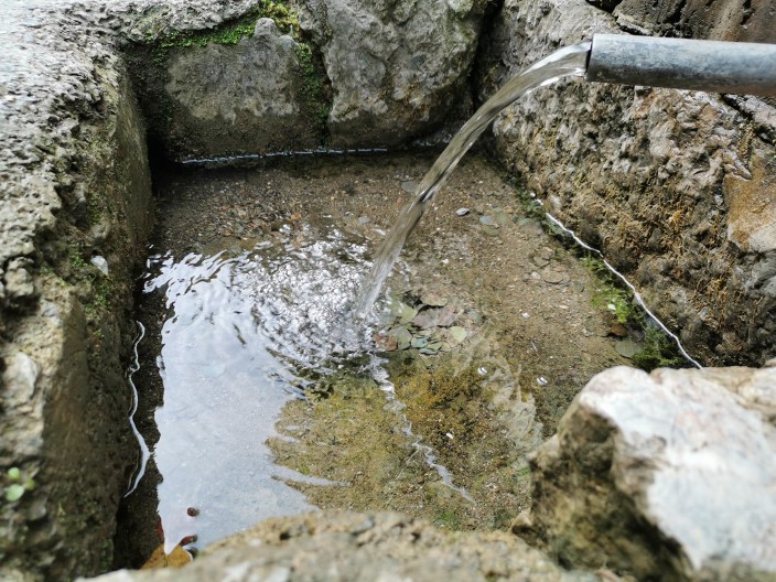 Srpska lekovita oaza sakrivena usred šume: U Rošku banju kod Požege dolazili u kolicima a odlazili na nogama, mineralni izvori i sada teku (FOTO)