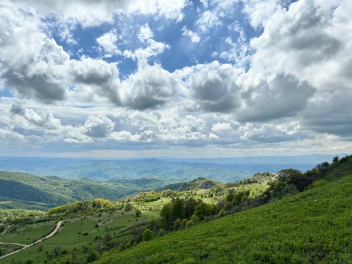 Zaboravljeni vidikovac na Radan planini – Gde priroda stvara iluziju nestajanja predela