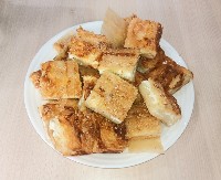 Prava DOMAĆA GIBANICA sprema se samo na OVAJ način, a gotova za 5 minuta - Posebnu HRSKAVOST daje joj 1 sastojak, sirnica kao iz PEKARE