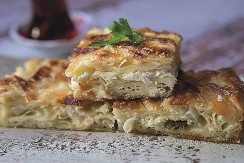 Gibanica je omiljeno jelo Srba, a ovom receptu niko neće odoleti: Sočni zalogaji oduševiće i najveće gurmane