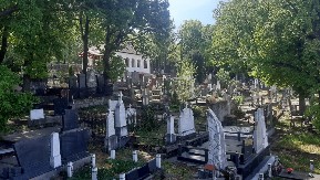 Stižu ZIMSKE ZADUŠNICE - Sveštenik navodi šta treba izbegavati na groblju, a najbitnija je iskrena molitva