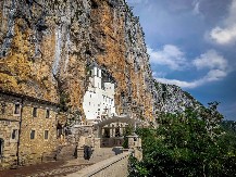 Šta znači kad se dete krsti na Ostrogu? Zbog ovoga poznati tamo hrle, ako strogo ne ispoštujete 1 pravilo - odbiće vas