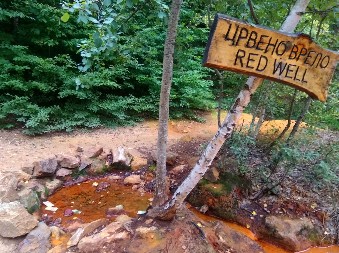 ĐAVOLJA VODA U SRBIJI: Neobično mesto na JUGU privlači kao MAGNET i strane i domaće turiste