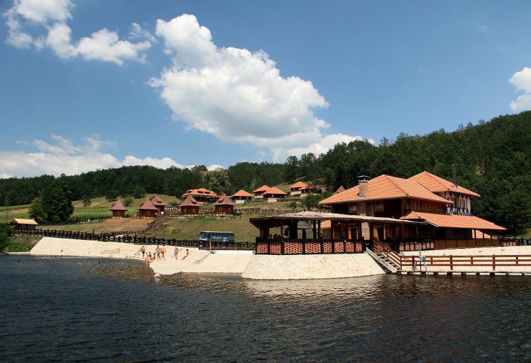 Eko-selo Koštunići: Raj između Suvobora i Maljena koji obožavaju beogradski hedonisti