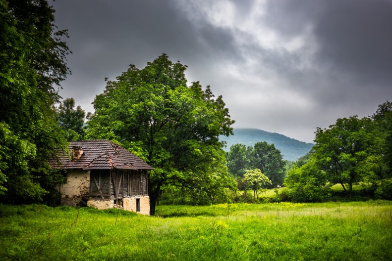 Ručak ispod sača na 1.200 metara: Planinski dom Lisine koji oduševljava gurmane