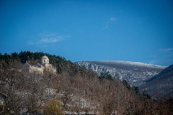 Zaboravljeni srednjovekovni grad Ždrelo kod Petrovca na Mlavi: Tvrđava među stenama