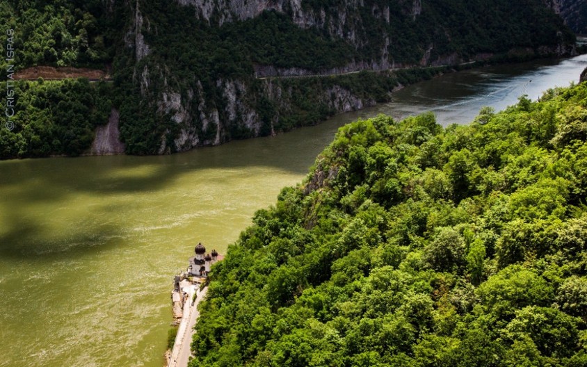 Neistražene pećine Đerdapa: Ulaz u Mali Kazan koji skriva prirodni "orguljski svod"