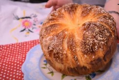Ovaj uskršnji slatki hleb mora da se nađe na stolu u nedelju! Unosi duh praznika i nestaje u trenu