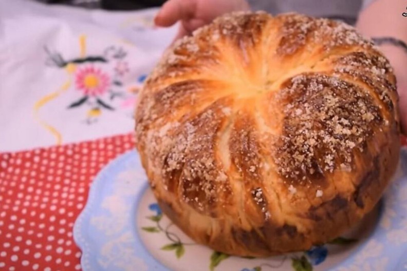 Ovaj uskršnji slatki hleb mora da se nađe na stolu u nedelju! Unosi duh praznika i nestaje u trenu