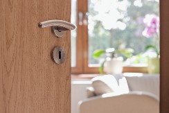 Ne zatvaraj vrata odmah: Zašto se soba u kojoj je neko umro ostavljala otvorena sedam dana