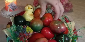 Ako vam je umro član porodice, da li treba da farbate jaja? Jedno nalažu običaji, a evo šta kaže crkva