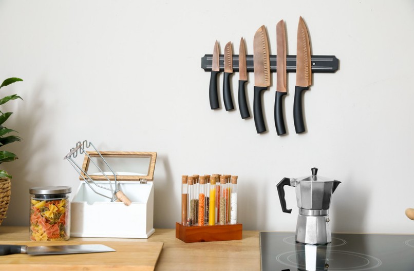 Nož iznad stola: Zašto je visio na zidu, ali se njime nikada nije sekla hrana