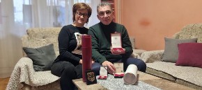 Inspektor velikog srca - Dragoje čitav radni vek odvajao od plate i davao novčane nagrade kako bi pomogao drugima: Njegova akcija za Suada pokrenula pozitivnu lavinu