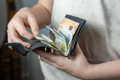 U novčaniku uvek treba da imate jednu presavijenu novčanicu od 50 eura – evo zašto