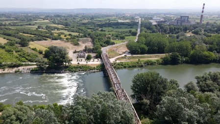 "Svako jutro se molim da pređem bezbedno, a sad kad ga zatvore ne znam kako ćemo": Ovaj most preko Velike Morave predstavlja veliku opasnost za vozače