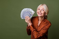 KO IMA PRAVO DA NASLEDI PORODIČNU PENZIJU? Možete lako da je izgubite zbog jedne greške, evo na šta da pazite