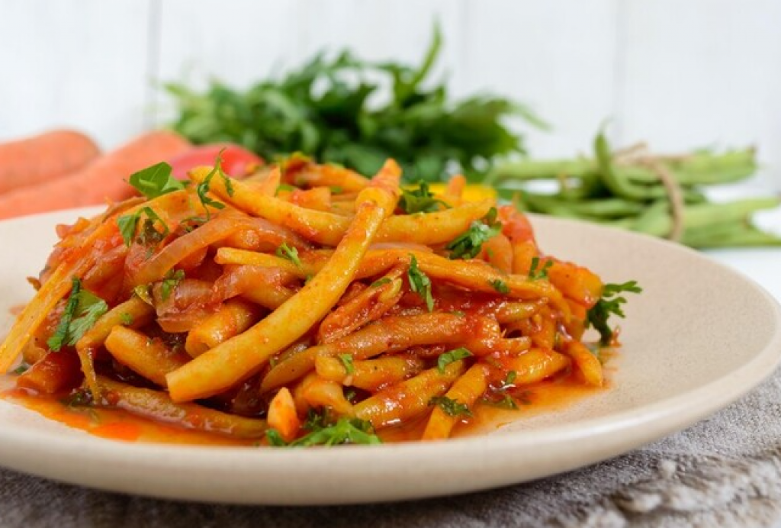 Recept za letnju boraniju bez mesa! Sveža, ukusana, lagana kao pero, a 1 satojak u njoj će vam baš ZASITITI