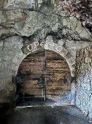 Tajne podzemlja Srbije: 3 misteriozne pećine koje će vas oduševiti svojom lepotom