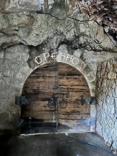 Tajne podzemlja Srbije: 3 misteriozne pećine koje će vas oduševiti svojom lepotom