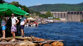Neverovatne slike sa zapada Srbije, rekom Drinom zaplovilo oko 20.000 ljudi: Najbolja žurka na Balkanu trenutno je u Bajinoj Bašti