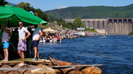 Neverovatne slike sa zapada Srbije, rekom Drinom zaplovilo oko 20.000 ljudi: Najbolja žurka na Balkanu trenutno je u Bajinoj Bašti