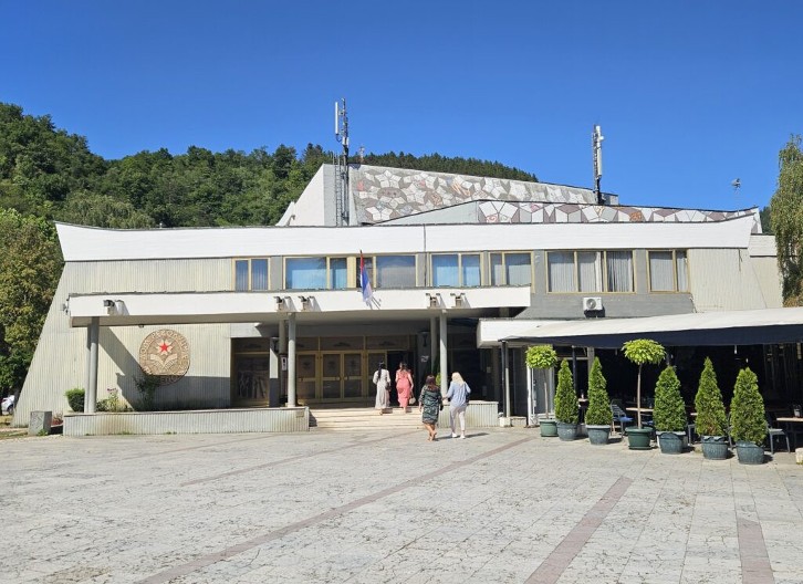 Konačno - nakon nekoliko decenija čekanja: Dom kulture u Prijepolju dobija novi krov, investicija vredna preko 12 miliona dinara