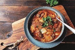 Tradicionalni recept za kupus sa mesom: Na ovaj način se sprema brzo i lako (VIDEO)