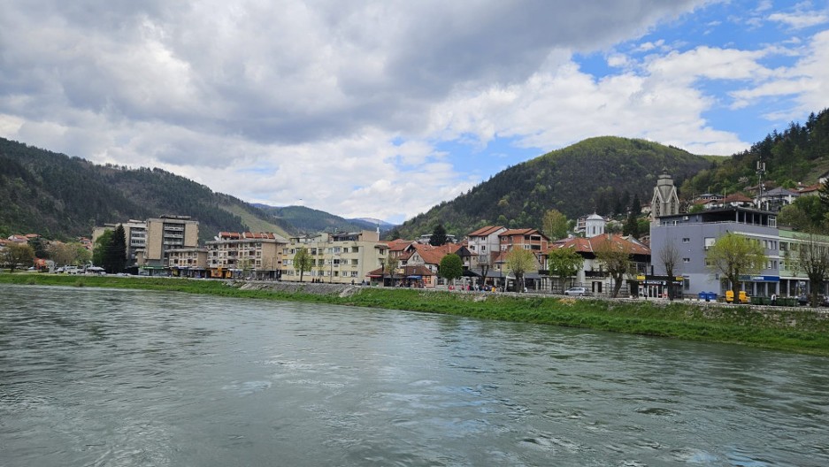Smanjuje se rizik od izlivanja reke u Prijepolju: Ekipe Srbijavoda uređuju obale Lima - uklanjanje materijala i vegetacije, ravna se teren