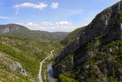 Od orlova do vinograda – čari Sićevačke klisure