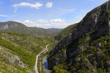 Od orlova do vinograda – čari Sićevačke klisure