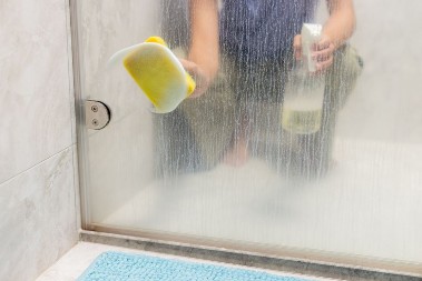 Na ovaj način kamenac iz vašeg kupatila će nestati kao rukom odnešen: Slavina i WC šolja će blistati kao nikad