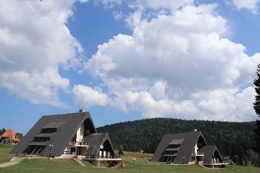 Ovo je omiljeno mesto i najdraža uspomena za hiljade srpskih mališana: Odmaralište Mitrovac na Tari ovog leta imalo odličnu sezonu, sada sledi i rekonstrukcija