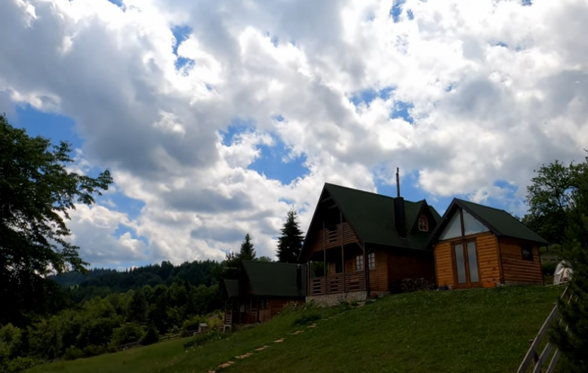 OVO PLANINSKO SELO U SRBIJI JE IDILIČNO: Mesto gde bajka počinje i lepota o kojoj se priča, ZNATE LI O ČEMU JE REČ?