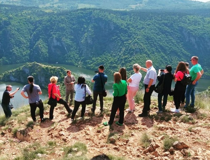 Ovaj deo Srbije postaje prava turistička atrakcija - gosti stižu iz svih delova sveta: Sabahudin je rendžer koji ih dočekuje i upoznaje sa lepotama Pešterske visoravni (FOTO)