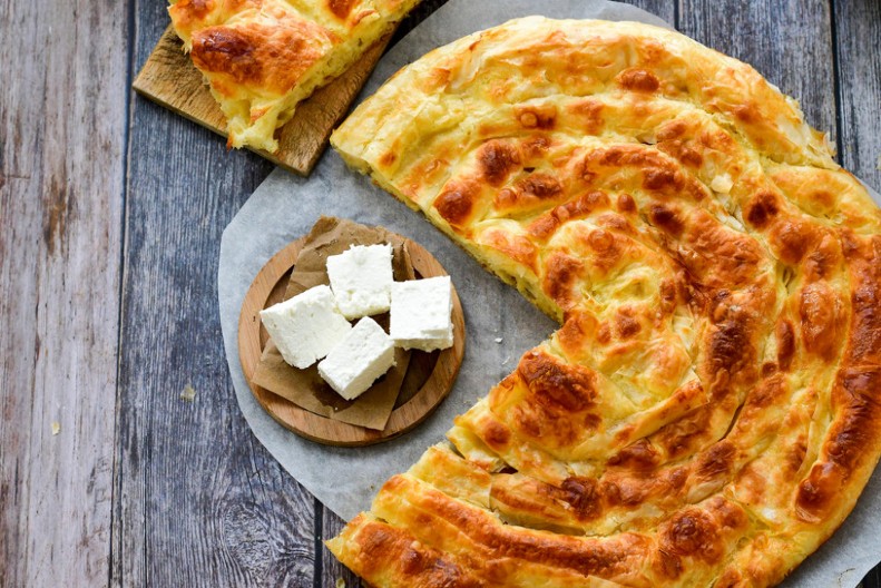 Majstorski burek prste da poližete: Starinski recept kojem niko ne može da odoli, obožavaće ga i najveći gurmani