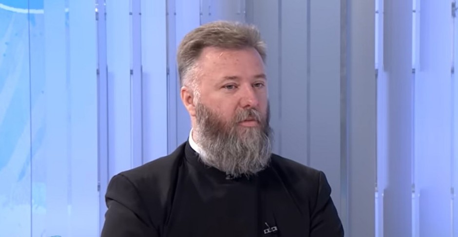 OTAC PREDRAG OBJASNIO: Zašto i kome se kvari sveta vodica?