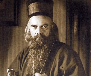 VLADIKA NIKOLAJ SRPSKIM MAJKAMA: "Svaka mora svoje dete da nauči 3 stvari"