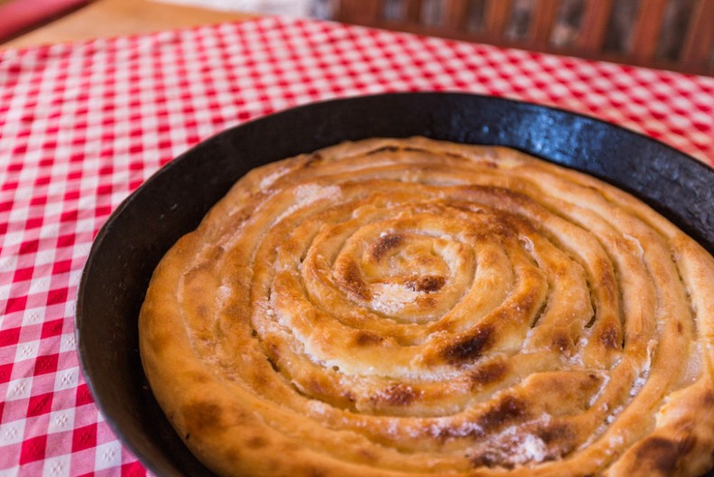 Majstorski burek prste da poližete: Starinski recept kojem niko ne može da odoli, obožavaće ga i najveći gurmani